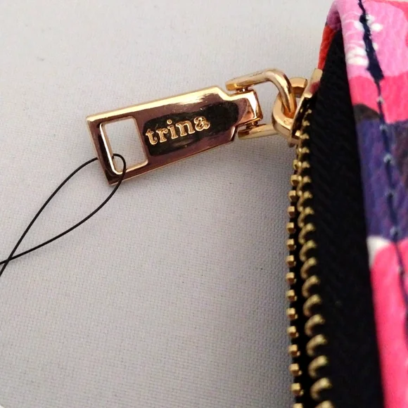 NWT Trina Turk Pink/Black Floral Wallet - Picture 7 of 7